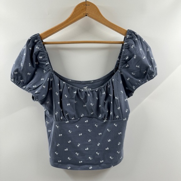 Hollister Tops - Hollister Steel Blue Floral Puffed Short Sleeve Top – Size Medium
